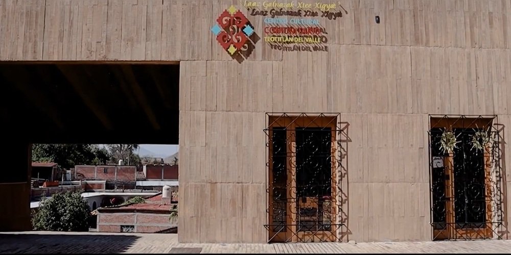 Fachada-de-Museo-Comunitario-de-Teotitlan-del-Valle.